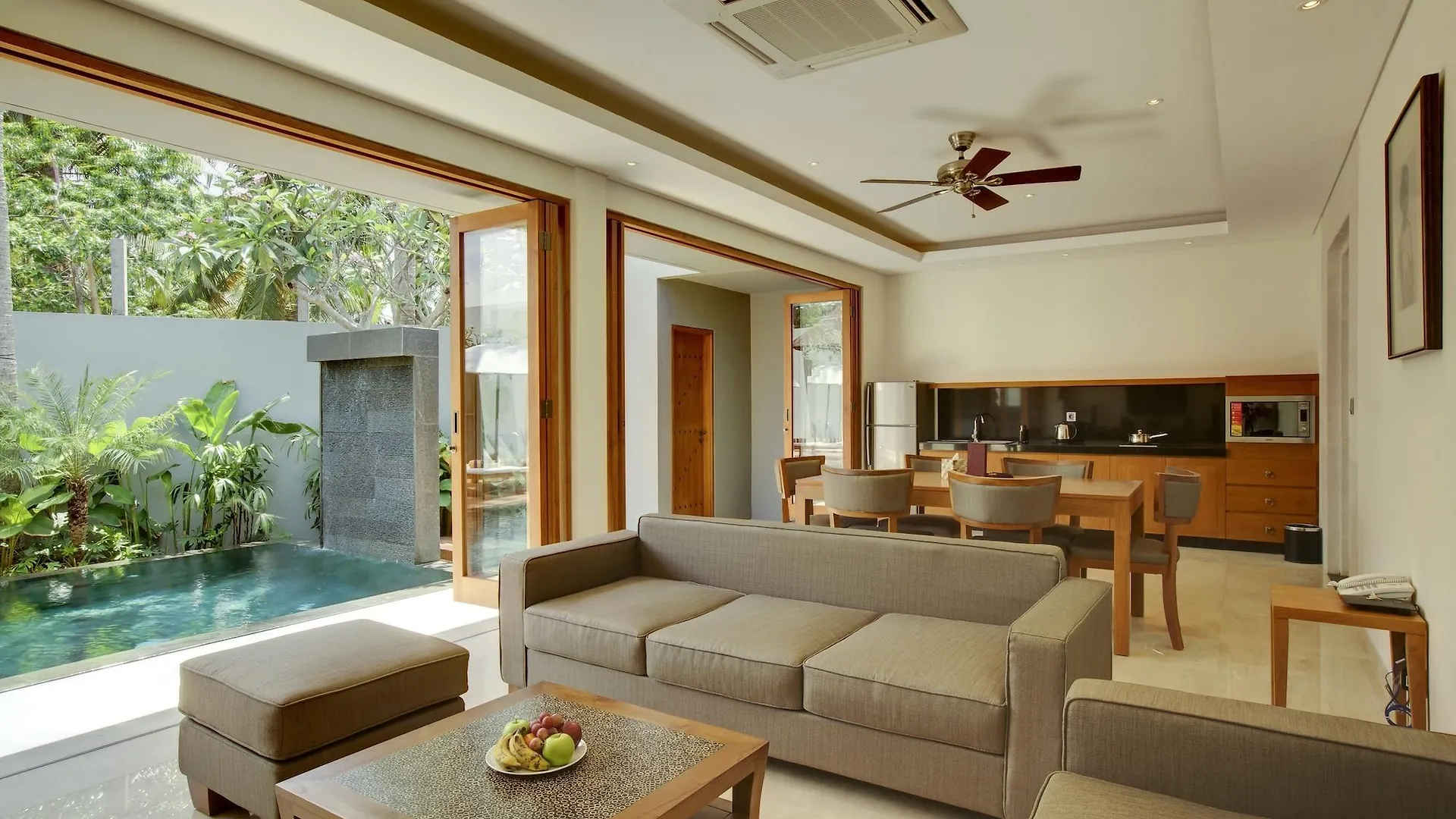 Koenokoeni Villa Seminyak   Seminyak (Bali)